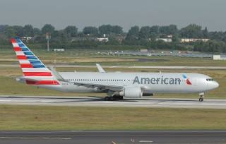 n394an-american-airlines